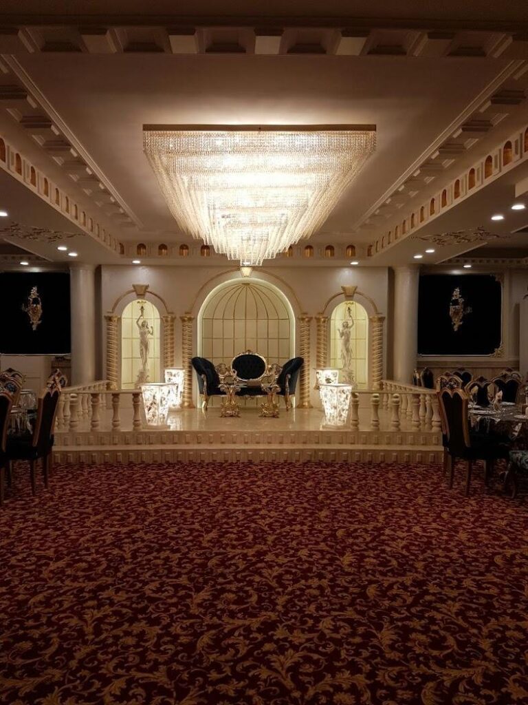 رستوران در ورامین